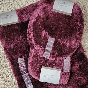 Royal Velvet Burgundy Bath Rug Set